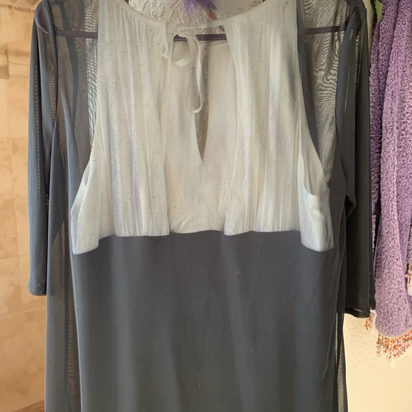 Woman’s 14P Evening Dress .....$100 - Picture 3 of 8